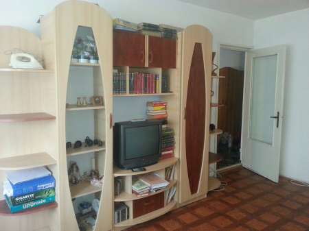 vand apartament 19