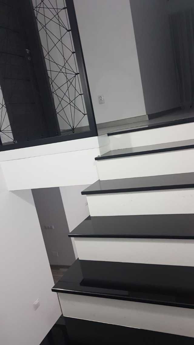 trepte de interior din granit Medias