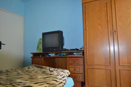 p. f. inchiriez apartament 2 camere 3