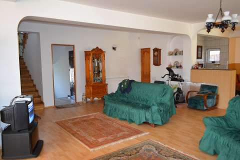 vila in provita de jos- langa campina- de bucuresti 5