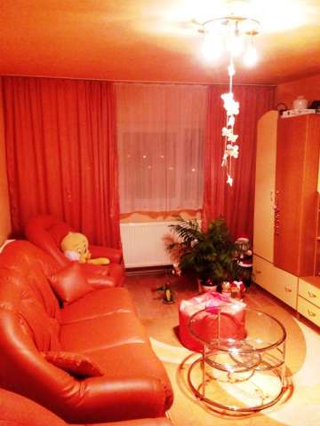 vand/ schimb apartament cu 2 camere dej 1