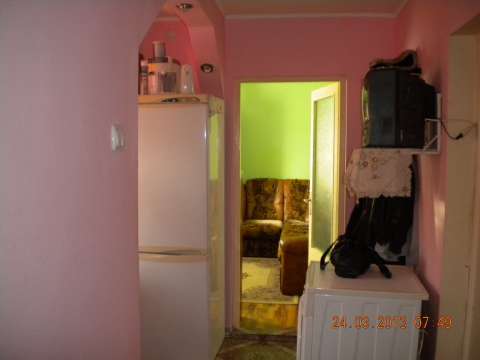 vand apartament 8