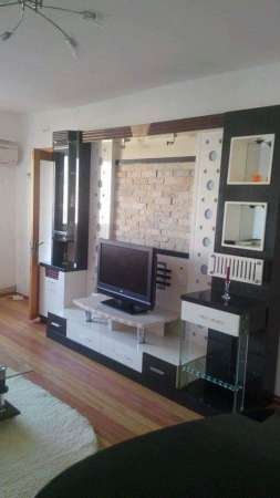 ofer spre inchiriere apartament 2 camere, decomandat 8