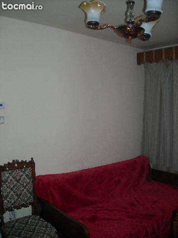 vand apartament cu 2 camere in dej 5