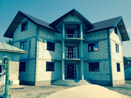 VÃ¢nd proprietate 1700 mp,2 case construite anunturi gratuite