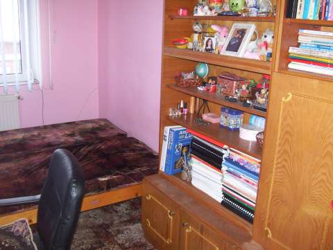 proprietar, vand apartament 3 camere; ultracentral; decomandat campina 5