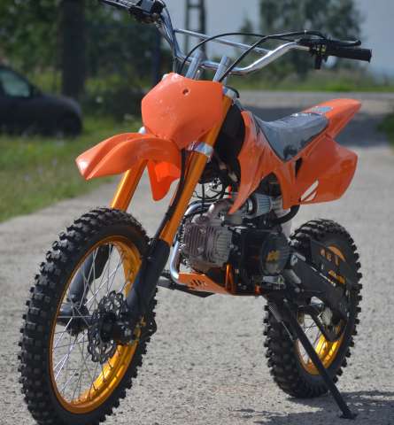 Motocicleta Loncin Huge DB608 