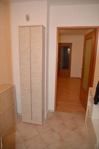 apartment 3 camere, compl. renovat. . . bloc din caramida! 4