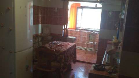 urgent ! vand apartament cu 2 camere, decomandat, etaj 1, mobilat, lux 30. 000 euro 5