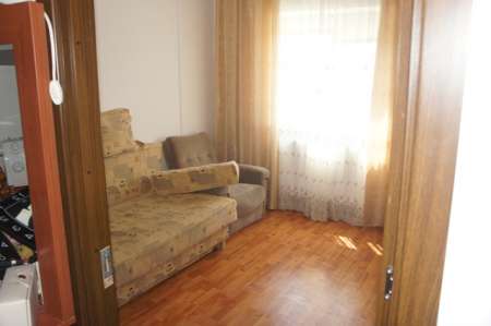 vand apartament 3 camere ultracentral la pret mic urgent 8