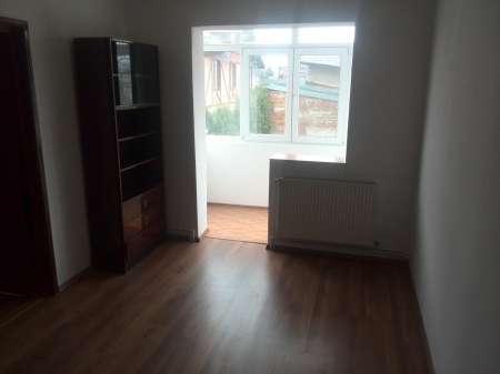 particular inchiriez apartament cu 2 camere 4