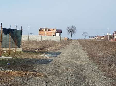 intrarea in comuna Vidra terenuri casa