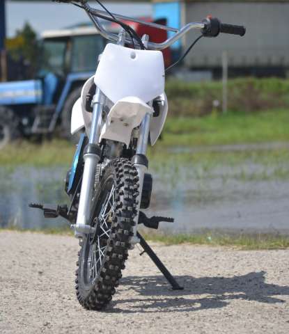 model: motocicleta wrx 125 3
