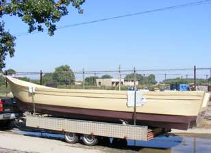 Ambarcatiuni din fibra  Model 24 de crivace