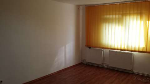 vind apartament rÃ®ÅŸnov central! ! ! 34. 3