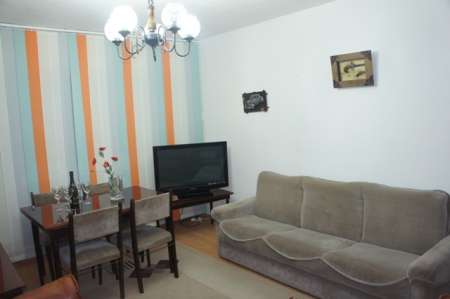 vand apartament 3 camere ultracentral la pret mic urgent 4