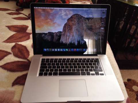 vand sau schimb macbook pro 15 inch mid i5 impecabil 1