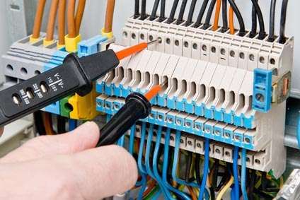 ECHIPAMENTE SI LUCRARI DE INSTALATII ELECTRICE