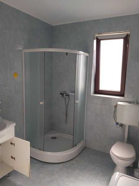 navodari , apartament de inchiriat in vila 5