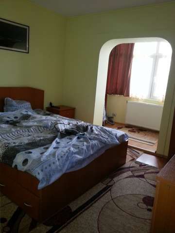 super pret! vanzare apartament cu 3 camere zona de sus 2