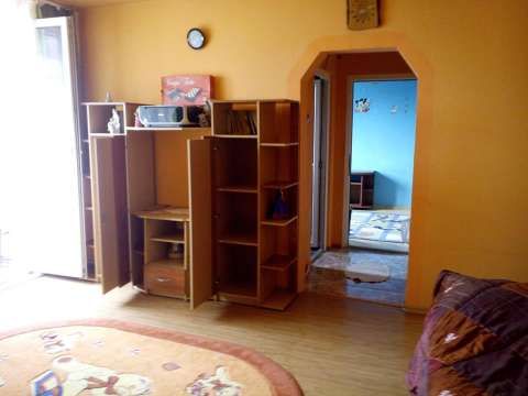 inchiriez apartament cu 2 camere 2