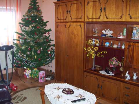 proprietar, vand apartament 3 camere; ultracentral; decomandat campina 2