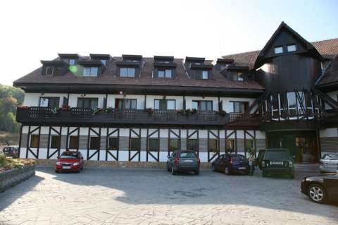 Hotel Sara ofera cazare la preturi mici 