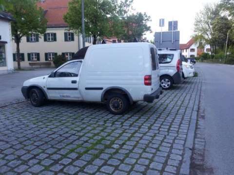 dezmembrez opel combo an 2