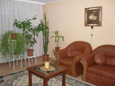 vand apartament 3 camere , 62 mp , zona cartier 1