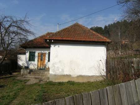 vand casa in comanesti 2